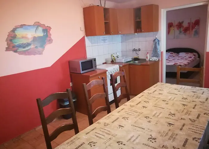 Tiszavirag Apartmanhaz