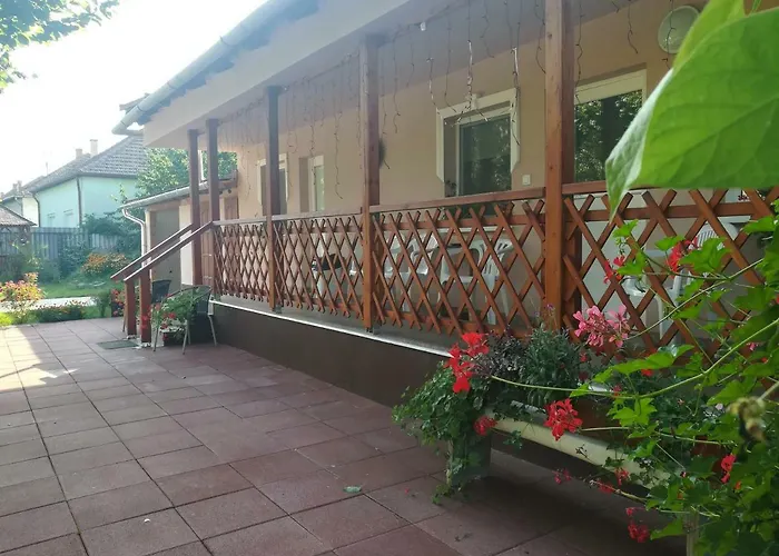 Tiszavirag Apartmanhaz