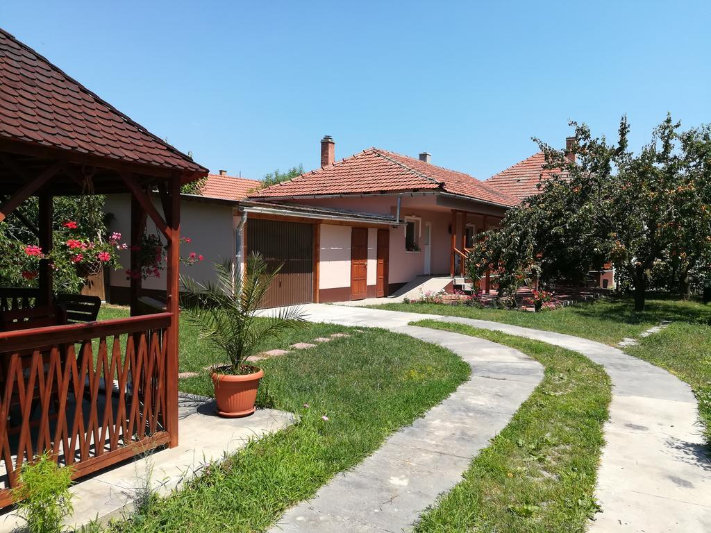 Tiszavirag Apartmanhaz * Szeged