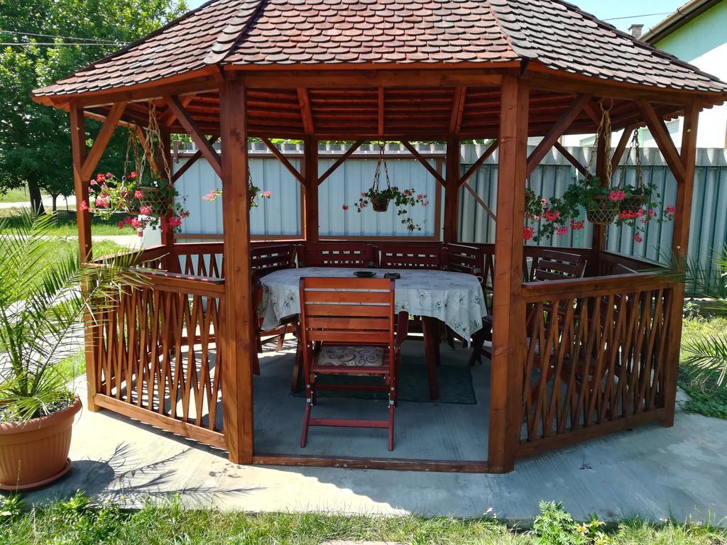 Apartment Tiszavirag Apartmanhaz Szeged