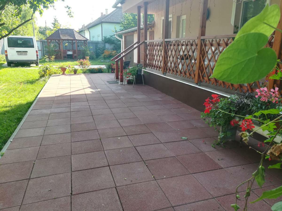 Tiszavirag Apartmanhaz * Szeged